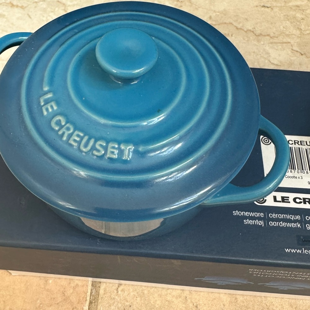 Last one !! Le Creuset Mini Round Cocottes NWT Marseille Blue 8 oz with lids x1 - Picture 2 of 11
